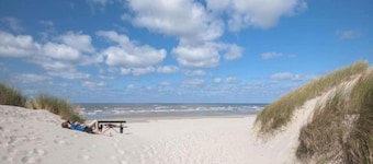Hytte i Nes-Ameland tæt på Kyst