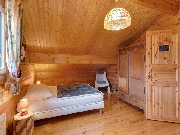 3 bedrooms, iron/ironing board, WiFi