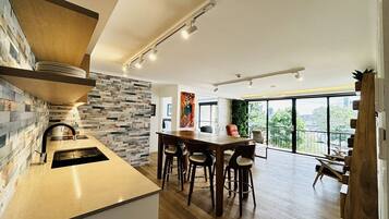 Appartement Supérieur | Coin séjour | Télévision à écran plat