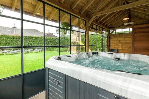 Beach Home with Bubble Bath