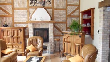 TV, fireplace, DVD player