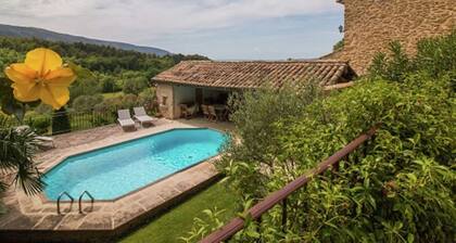 Ferienhaus in Oppède mit Pool