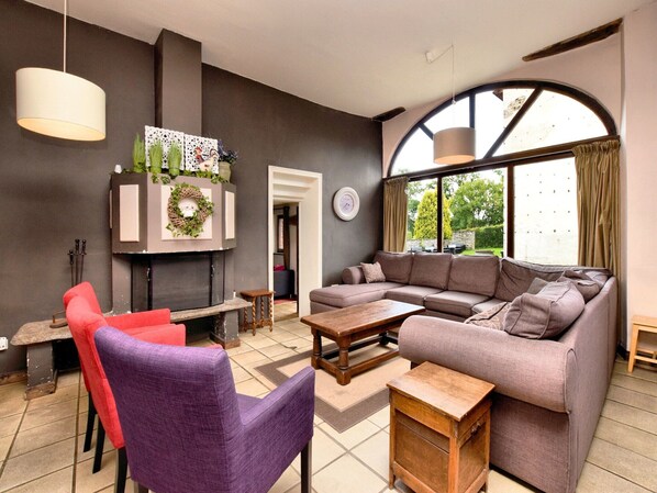 TV, fireplace, DVD player, table football