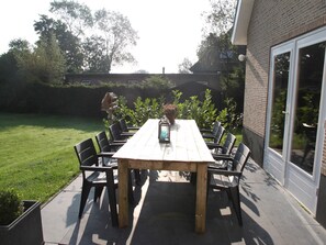 Outdoor dining - Groet Villa Stay with Garden Views (Groet)