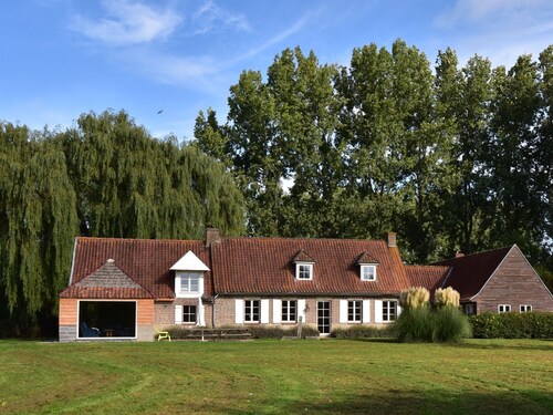 Holiday Home in Saint-Omer near Lake & Forest