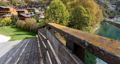 Lake-view chalet in Tignes, close to ski area