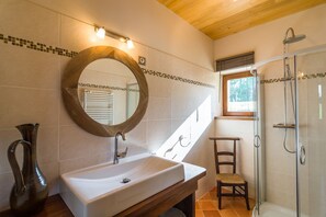 Bathtub - Mazeyrolles Forest Escape (Mazeyrolles)