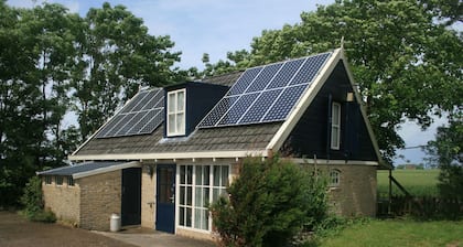 Komfortables Landhaus in Meernähe in Pingjum