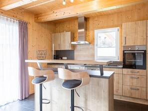 Kühlschrank, Ofen, Herdplatte, Geschirrspüler