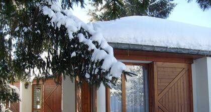 Chalet in Frankreich mit Pool & Jacuzzi