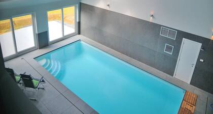 Maison Ă Somme-Leuze avec Piscine & Sauna