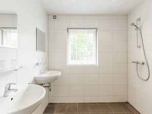 Shower - Kempen Comfort with Sauna & Tub (Vessem)
