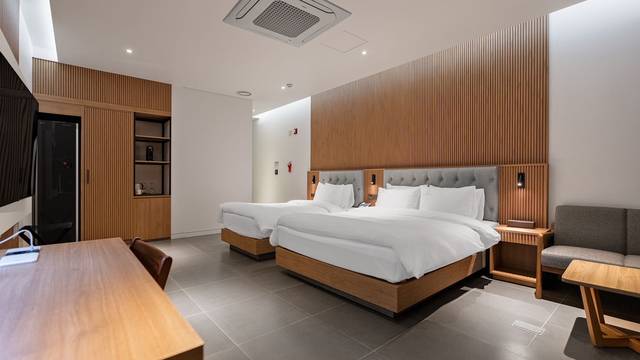 deluxe twin room | premium bedding, down duvets, individually decorated, desk