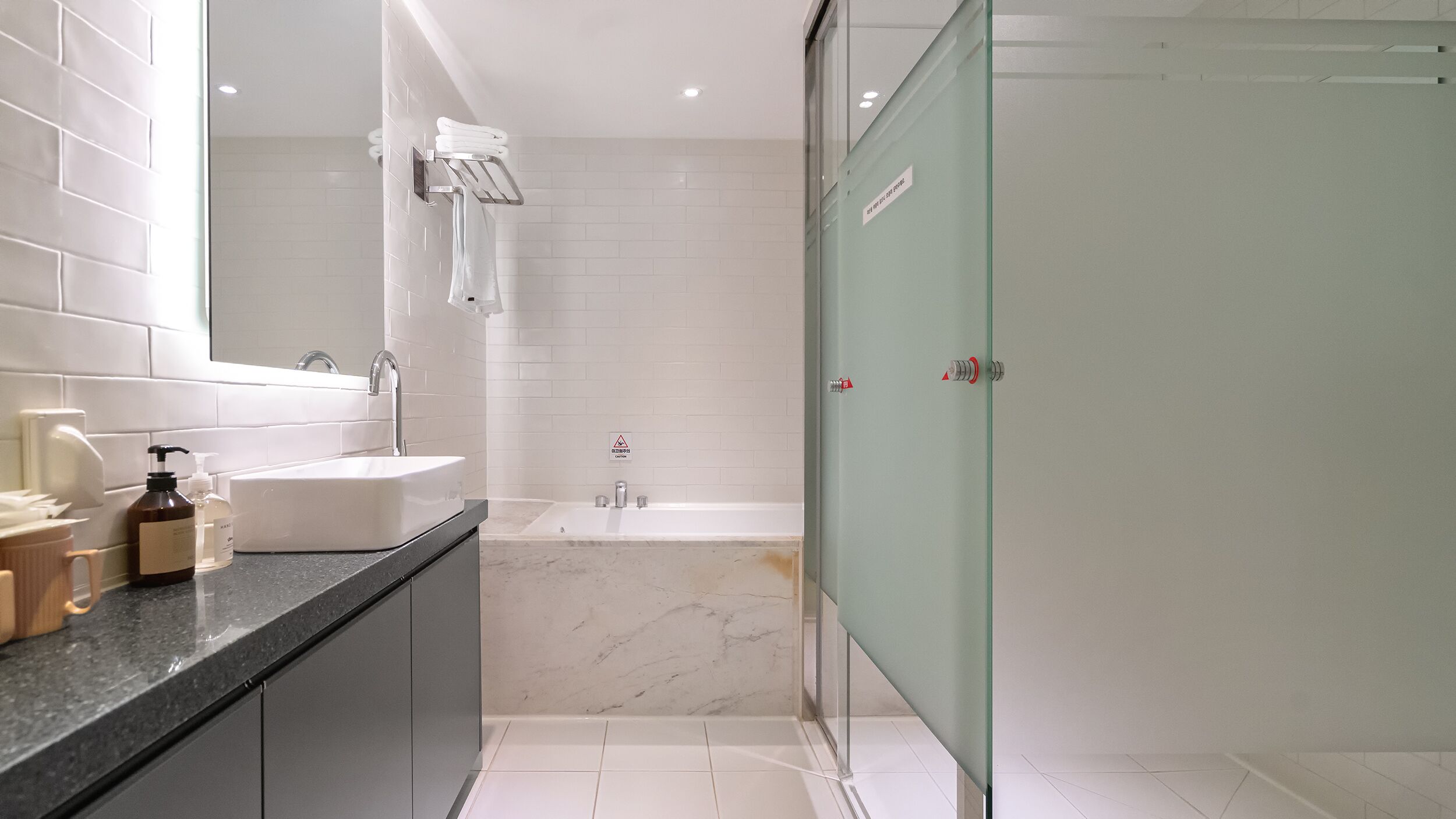 premium double room | bathroom | shower, hair dryer, bathrobes, bidet