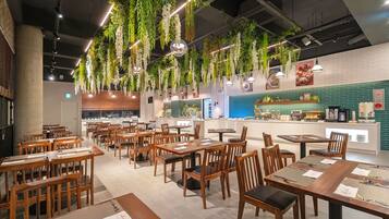 Desayuno buffet todos los días (con cargo)