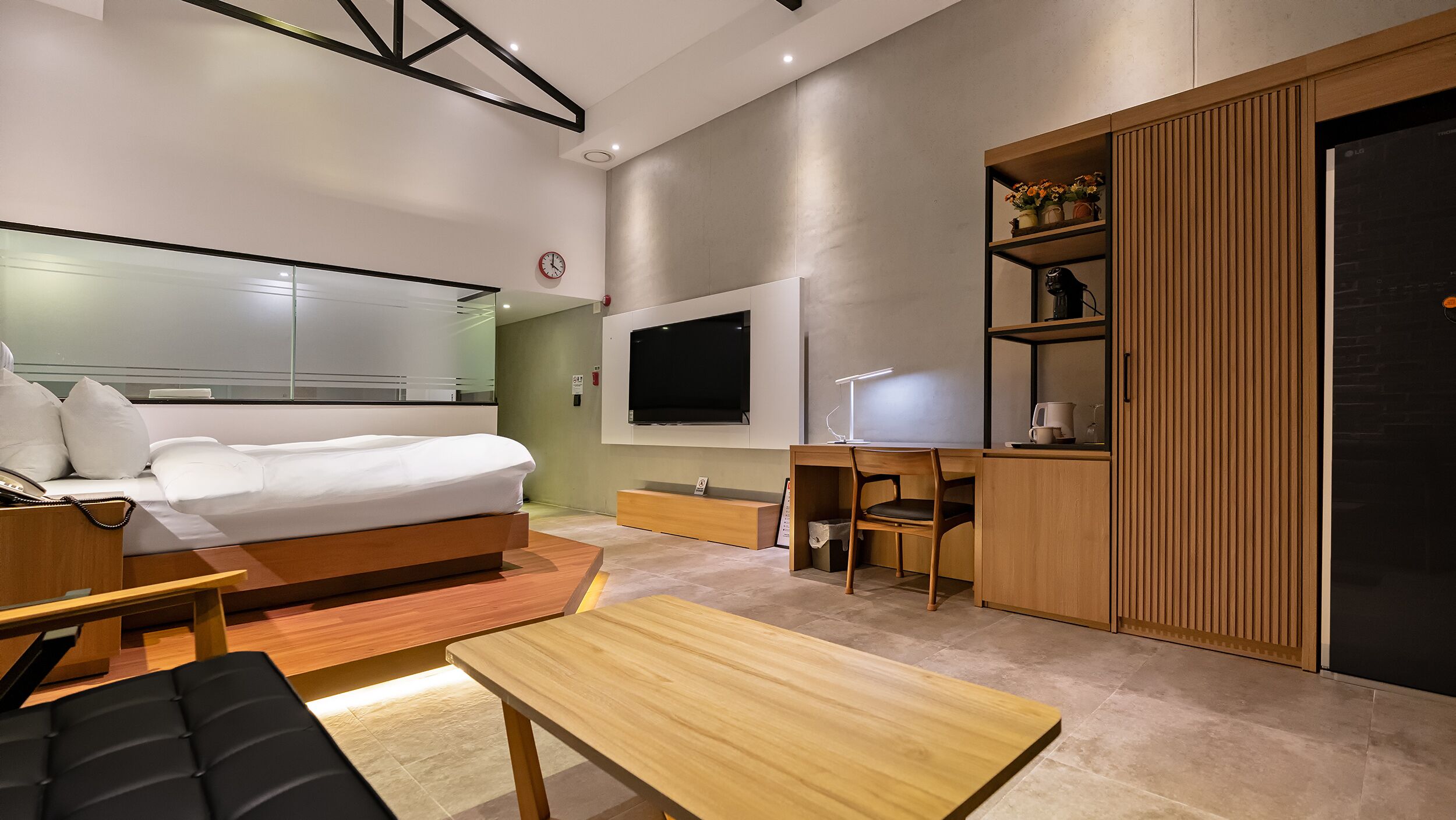 premium double room | premium bedding, down duvets, individually decorated, desk