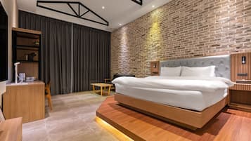 Premium Double Room | Premium bedding, down duvets, individually decorated, desk
