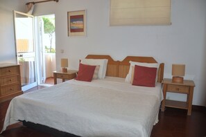 3 bedrooms, iron/ironing board, WiFi - Villa in Vilamoura with Pool & Terrace (Vilamoura)