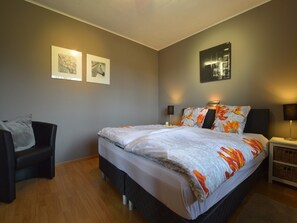 2 bedrooms, iron/ironing board, WiFi - Cozy Chalet with Pond, Malmedy (Malmedy)