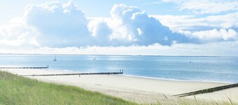 Beautiful holiday home Zeeroos in Zeeland