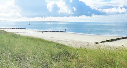 Beautiful holiday home Zeeroos in Zeeland