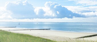 Beautiful holiday home Zeeroos in Zeeland