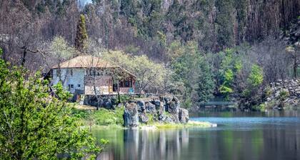 Mansion in Dão Valley by River Beach