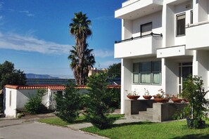 Exterior - Belvilla by OYO Menotti (Trecase)