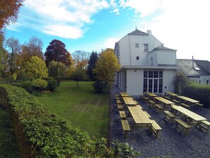 Outdoor dining - Luxurious Mettet Mansion (Mettet)