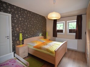 2 室のベッドルーム、アイロン / アイロン台、WiFi