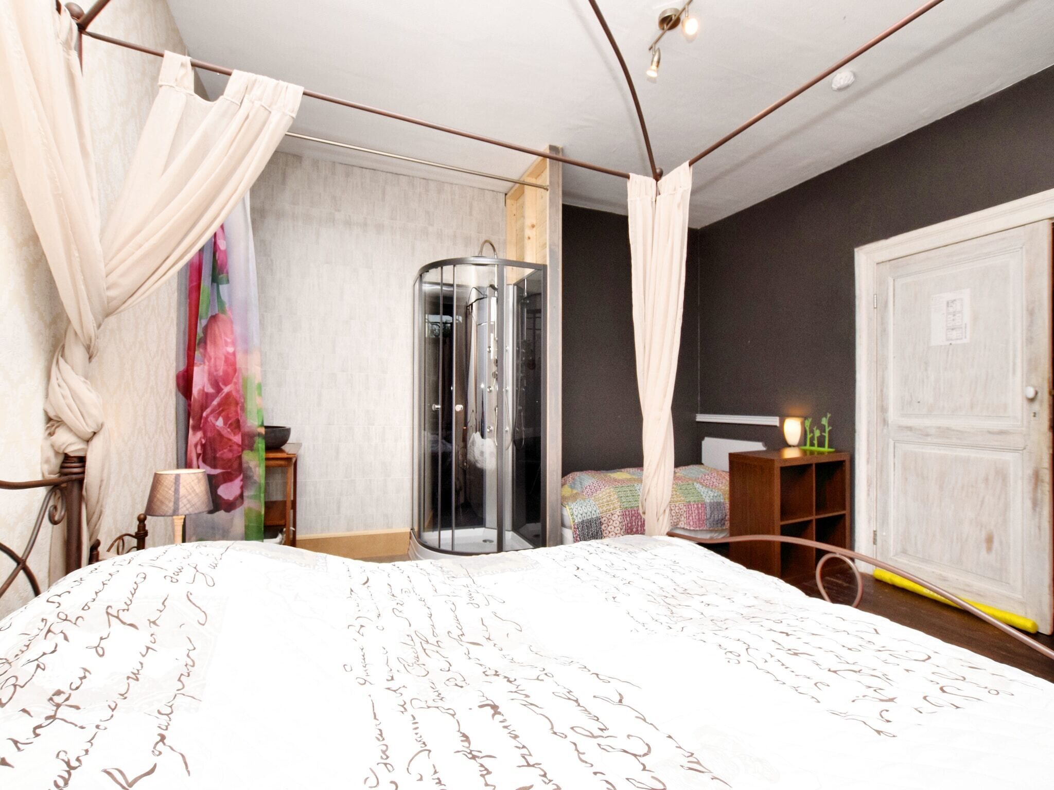 8 Schlafzimmer, WLAN