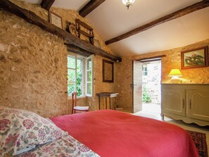 4 bedrooms, WiFi - Grives Poolside Family Escape (Belvès)
