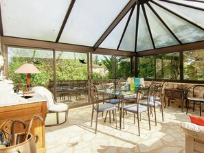 Dining - Grives Poolside Family Escape (Belvès)