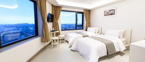 Deluxe Twin_Seaview | Blackout drapes, soundproofing, iron/ironing board (on request)