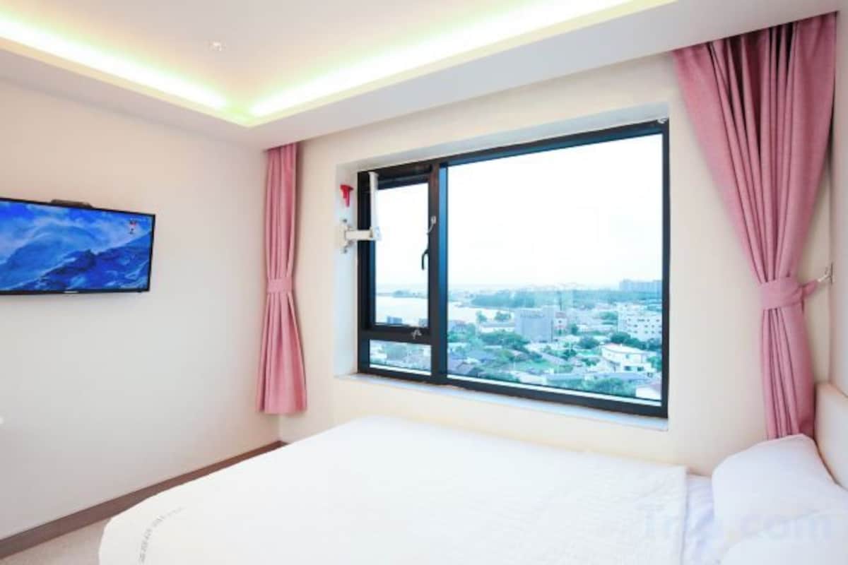 Blackout drapes, soundproofing, iron/ironing board (on request)