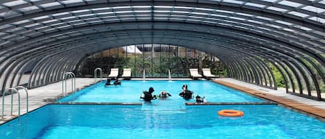 Indoor pool, outdoor pool