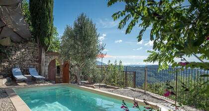 Hidden Retreat in Chassiers