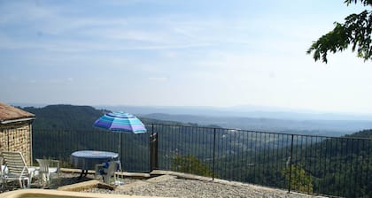 Hidden Retreat in Chassiers