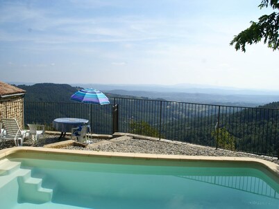 Hidden Retreat in Chassiers