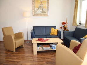 Tv, dvd-spelare och en stereo