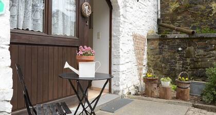 Ancienne ferme dans un village calme