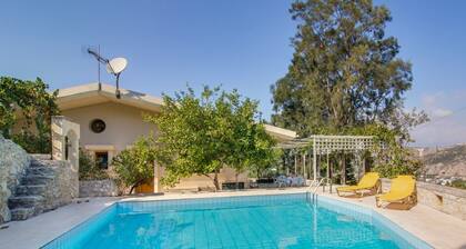 Villa in Crete with Private Pool & Views