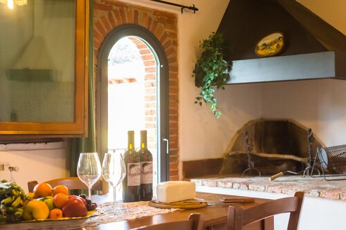 Landhuis met zwembad en speeltuin