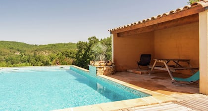 Villa paisible à Calamane avec piscine privée