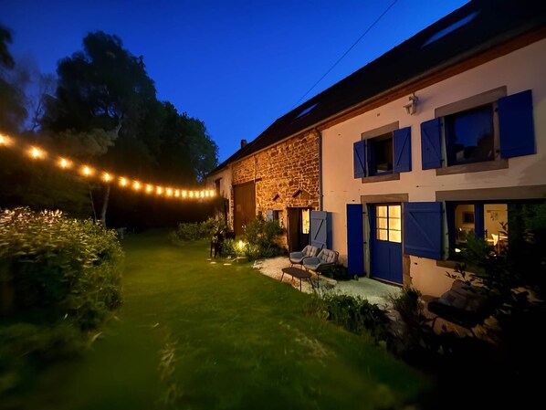 Exterior - Holiday Home in Pionsat near Volcano Park (Pionsat)