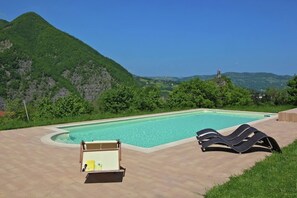 Pool - Farmhouse in Imola with Pool & Waterfalls Nearby (Lizzano in Belvedere)