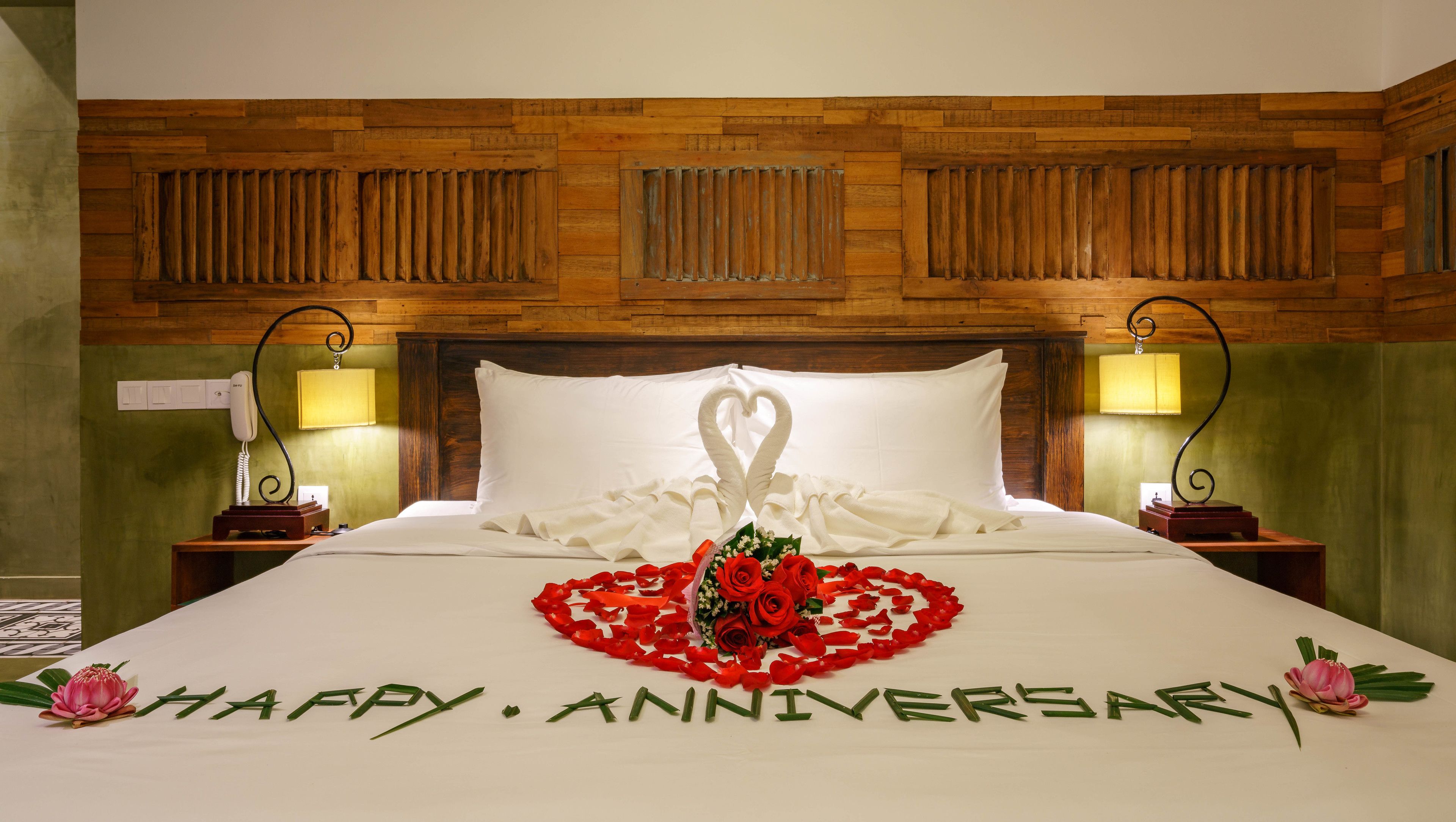 suite | minibar, in-room safe, desk, soundproofing