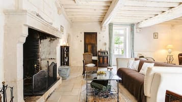 TV, fireplace, DVD player, table tennis