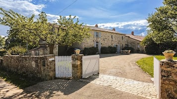 Esterni