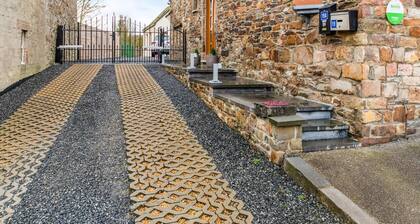 Miellyttävä talo erittäin kauniilla alueella